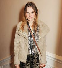 Katrine De Candole, Великобритания Katrine De Candole,